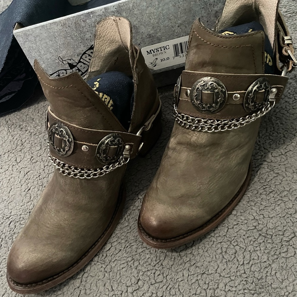 *SOLD* Freebird by Steven - Mystic - Brown - Size 10 - Picture 3 of 5